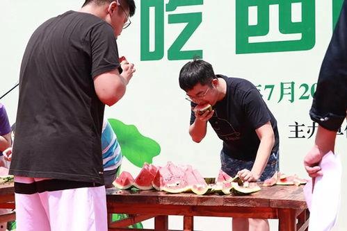 单人单座吃瓜看戏,静赏戏台人生百态