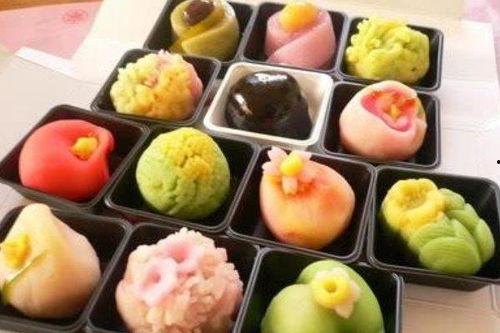 地雷瓜吃甜食视频,甜蜜陷阱，你敢尝试吗？