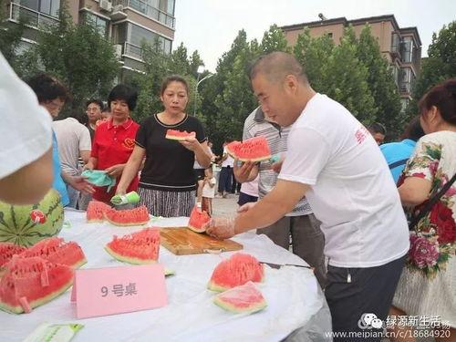 拜神吃瓜现场照片,拜神盛况与欢乐瓜果共享